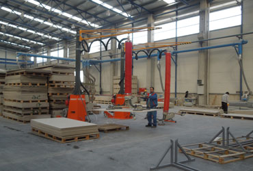 mobile-jib-crane-and-vacuum-systems-for-plank