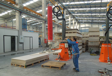 Mobile-Jib-Crane-and-Vacuum-Hose-Lifter