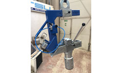 Wire-spool-lifter