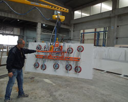 Marble slab loading-unloading machine